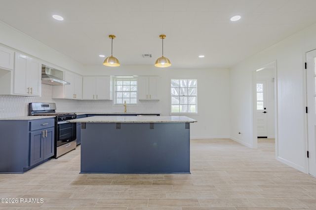 3116 Grand Point Highway, Breaux Bridge, LA 70517