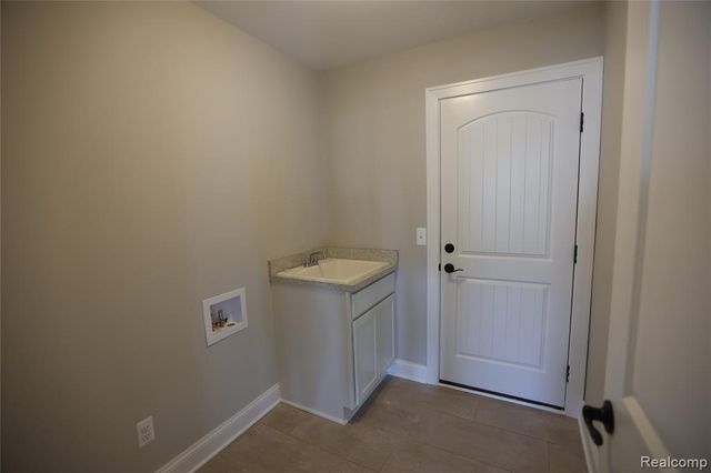 210 Canyon Creek Court 2, Howell, MI 48843
