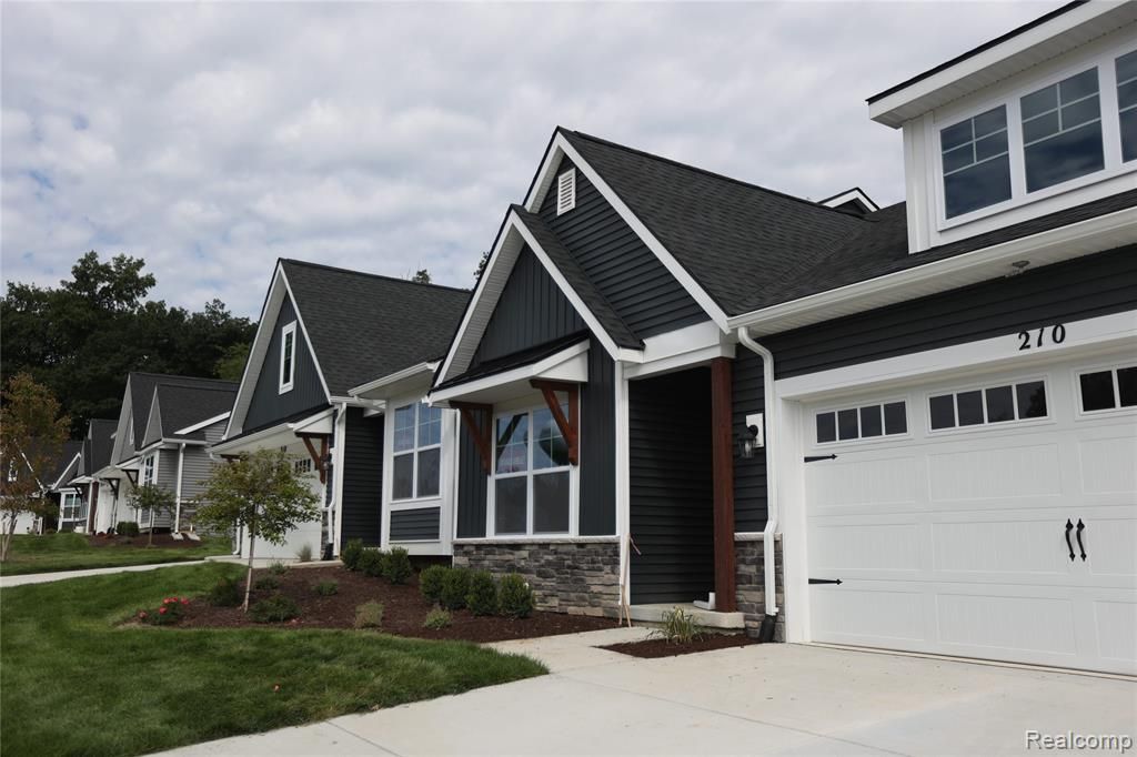 210 Canyon Creek Court 2, Howell, MI 48843