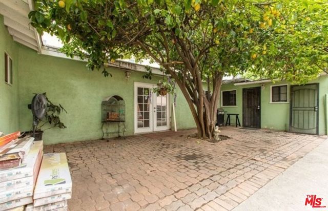 7222 Tyrone Avenue, Los Angeles, CA 91405