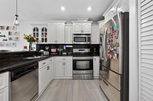 13758 SW 155th Ter, Miami, FL 33177