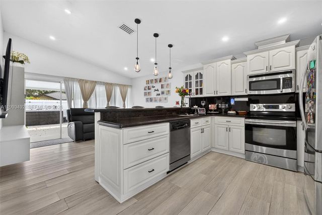 13758 SW 155th Ter, Miami, FL 33177