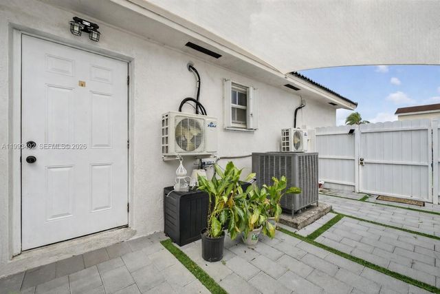 13758 SW 155th Ter, Miami, FL 33177