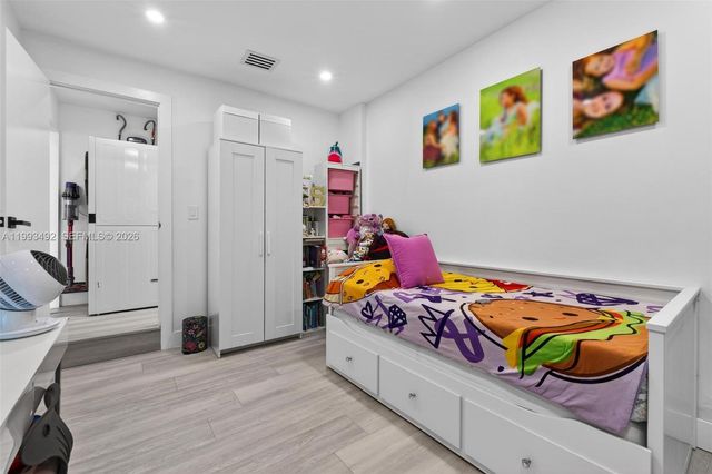 13758 SW 155th Ter, Miami, FL 33177