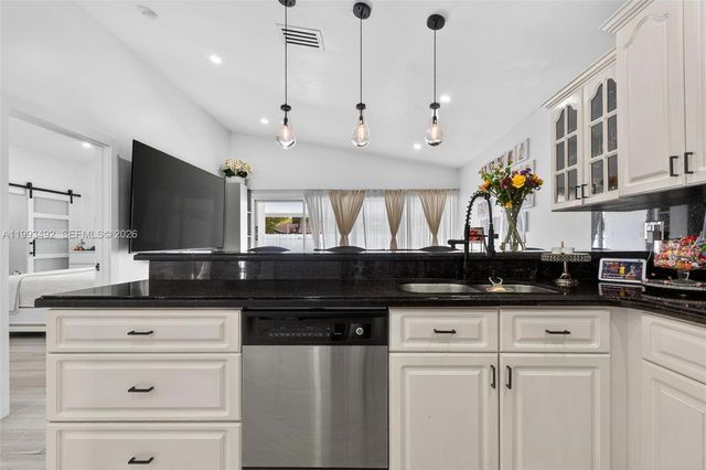 13758 SW 155th Ter, Miami, FL 33177