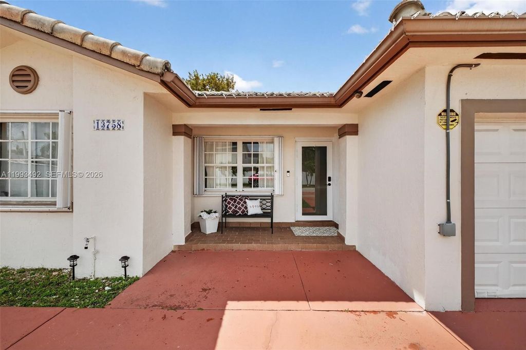 13758 SW 155th Ter, Miami, FL 33177