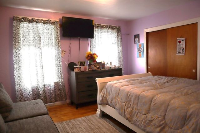 81 Pilgrim Ave, Worcester, MA 01604