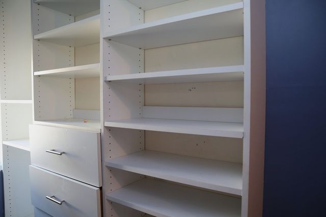 81 Pilgrim Ave, Worcester, MA 01604