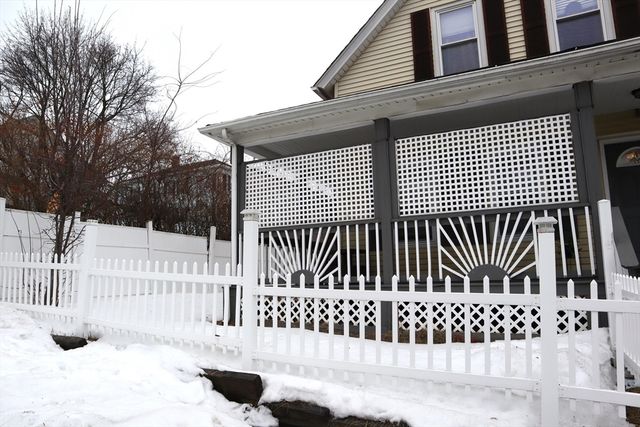 81 Pilgrim Ave, Worcester, MA 01604