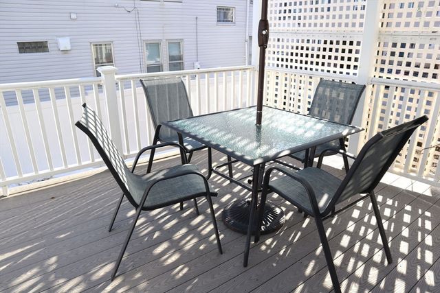 81 Pilgrim Ave, Worcester, MA 01604