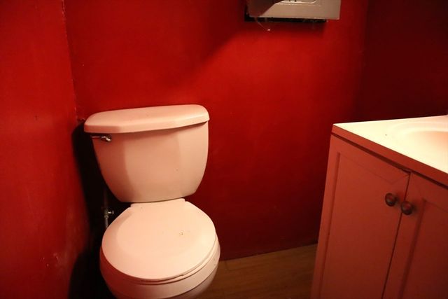 81 Pilgrim Ave, Worcester, MA 01604