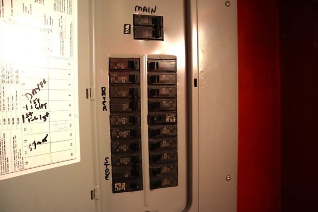 81 Pilgrim Ave, Worcester, MA 01604