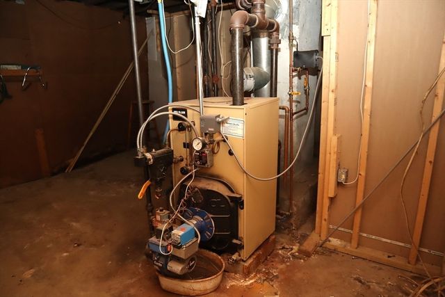 81 Pilgrim Ave, Worcester, MA 01604