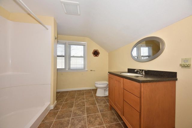 4949 N Berkeley BOULEVARD, Whitefish Bay, WI 53217