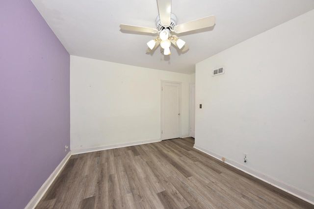 4949 N Berkeley BOULEVARD, Whitefish Bay, WI 53217