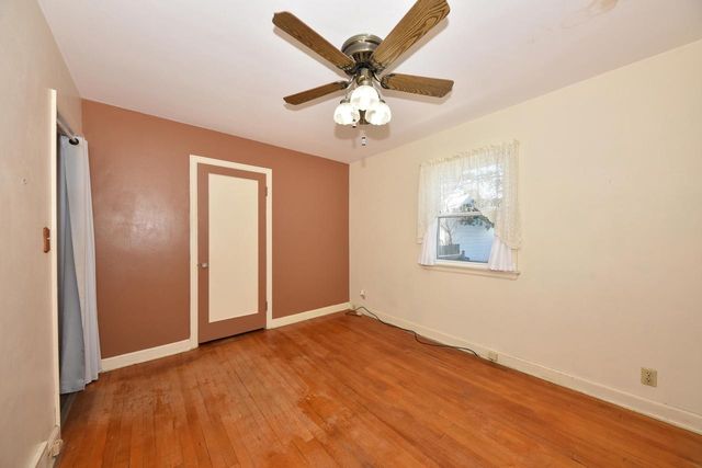 4949 N Berkeley BOULEVARD, Whitefish Bay, WI 53217