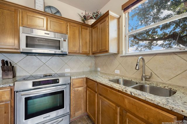 17132 Bandera Rd, Helotes, TX 78023