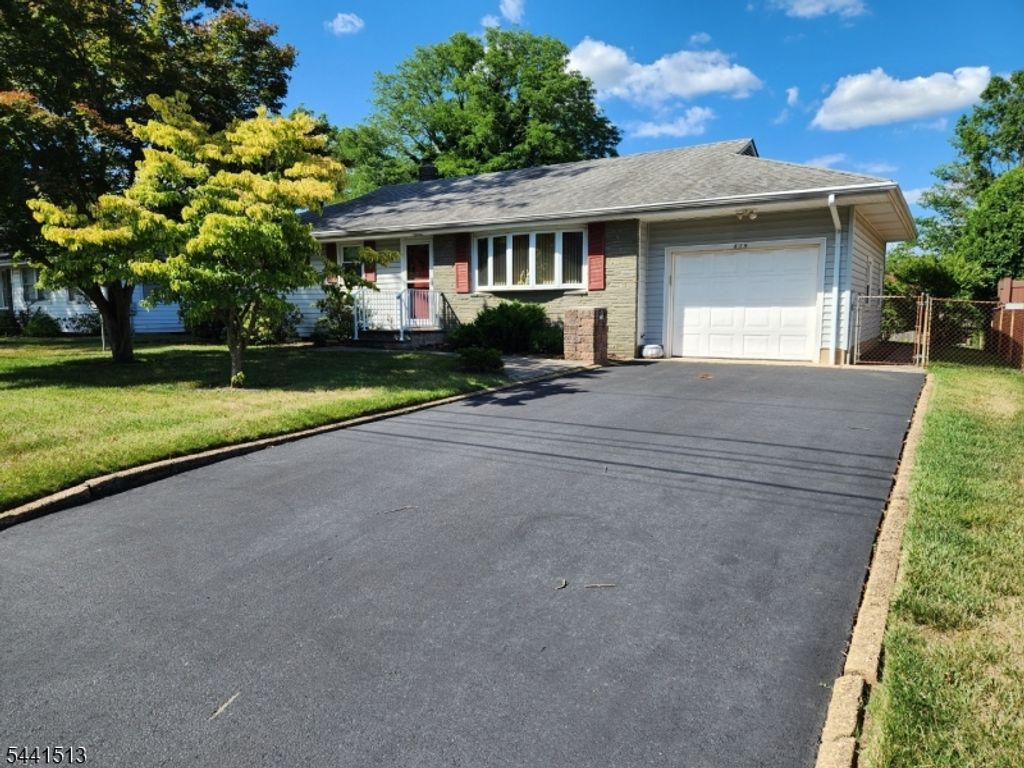 615 Ashland Rd, Middlesex Boro, NJ 08846 — exterior