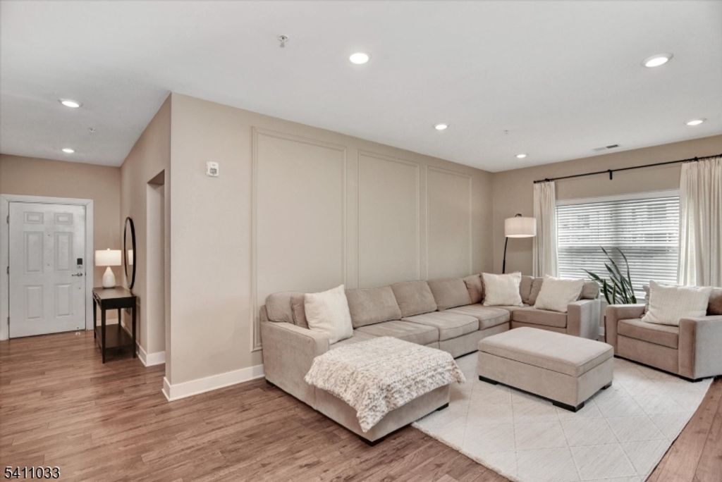 715 Stiller Ln 715, Monroe Twp., NJ 08831