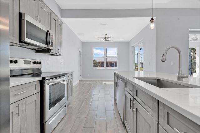 1306 NE 2ND AVENUE, Cape Coral, FL 33909