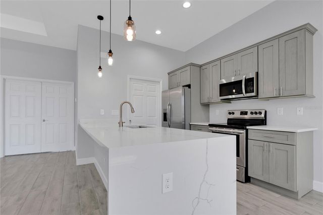 1306 NE 2ND AVENUE, Cape Coral, FL 33909