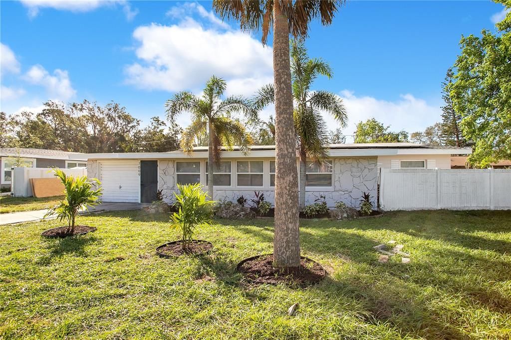 1009 FARRAGUT DRIVE N, St Petersburg, FL 33710