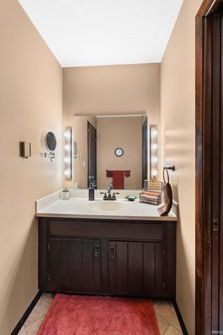 7713 E Old 30 Road, Pierceton, IN 46562