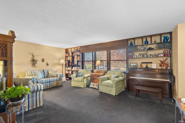 7713 E Old 30 Road, Pierceton, IN 46562