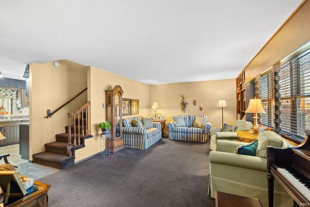 7713 E Old 30 Road, Pierceton, IN 46562