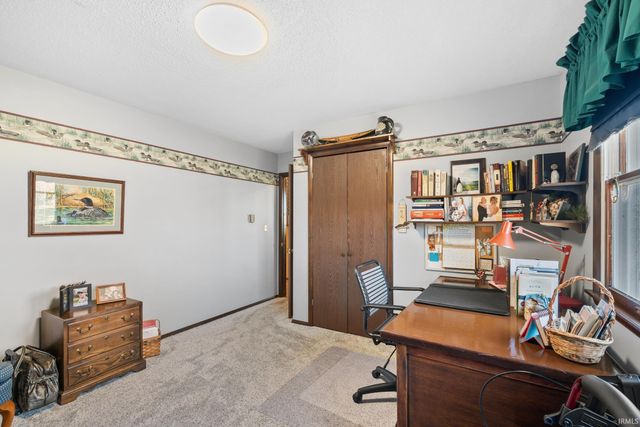 7713 E Old 30 Road, Pierceton, IN 46562