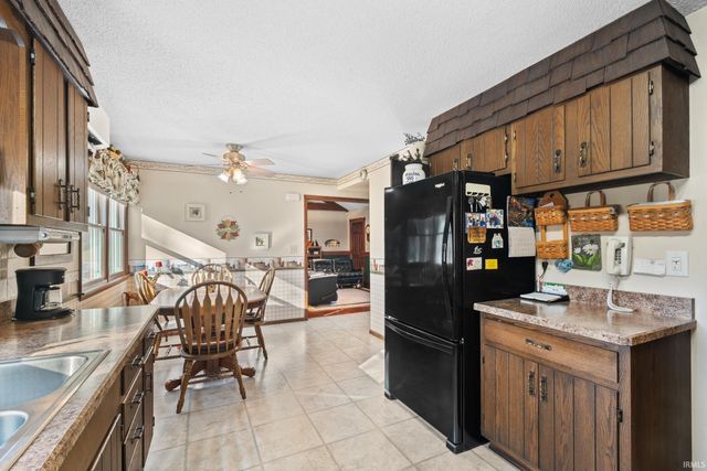 7713 E Old 30 Road, Pierceton, IN 46562