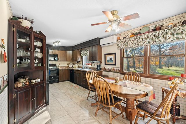 7713 E Old 30 Road, Pierceton, IN 46562