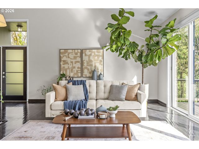 5202 Sw NORTHWOOD Ave, Portland, OR 97239