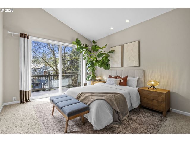 5202 Sw NORTHWOOD Ave, Portland, OR 97239