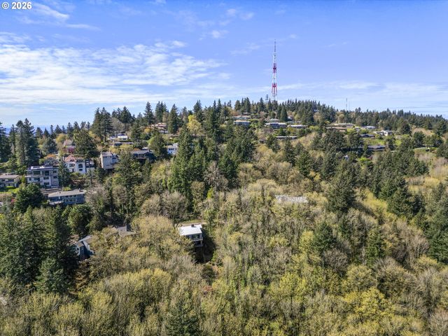 5202 Sw NORTHWOOD Ave, Portland, OR 97239