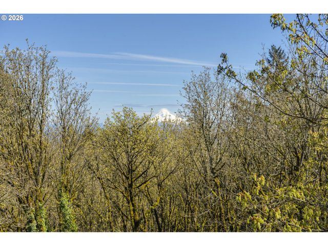 5202 Sw NORTHWOOD Ave, Portland, OR 97239