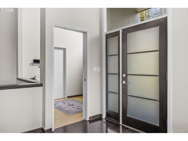 5202 Sw NORTHWOOD Ave, Portland, OR 97239