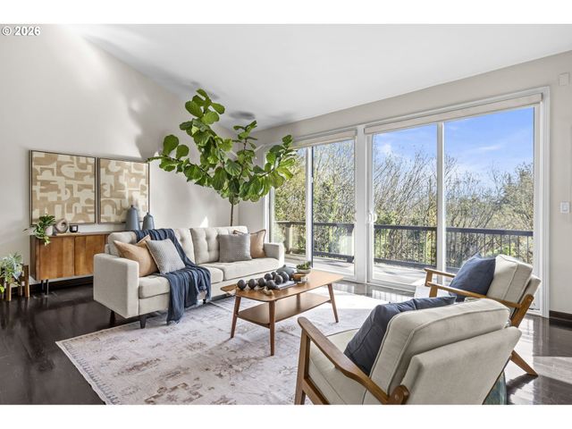 5202 Sw NORTHWOOD Ave, Portland, OR 97239