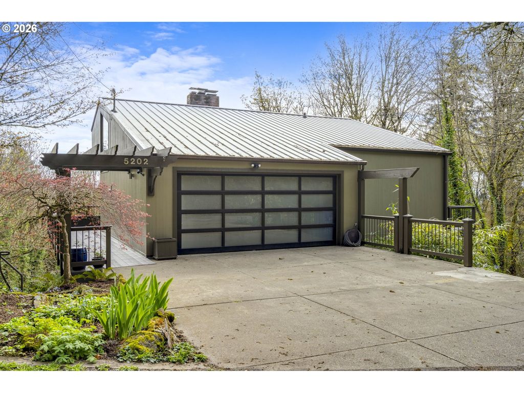 5202 Sw NORTHWOOD Ave, Portland, OR 97239