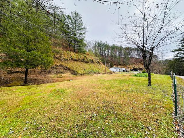 125 Crescent Road, Manchester, KY 40962