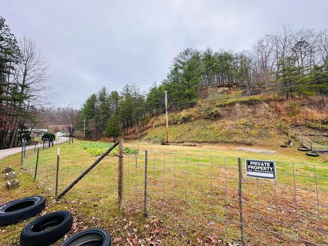 125 Crescent Road, Manchester, KY 40962