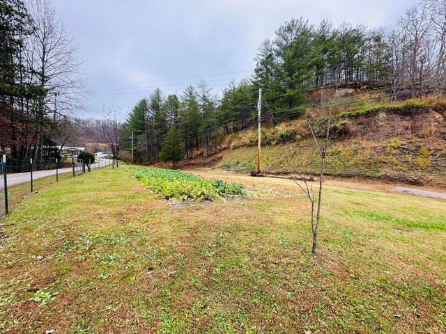 125 Crescent Road, Manchester, KY 40962