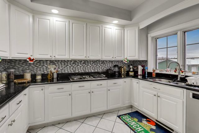 9910 W 167th Street, Orland Park, IL 60467