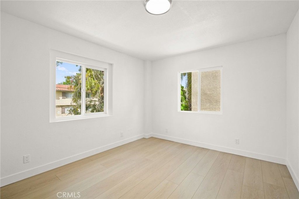 Image 22 of property listing at 7010 Lennox Avenue, Van Nuys, CA 91405