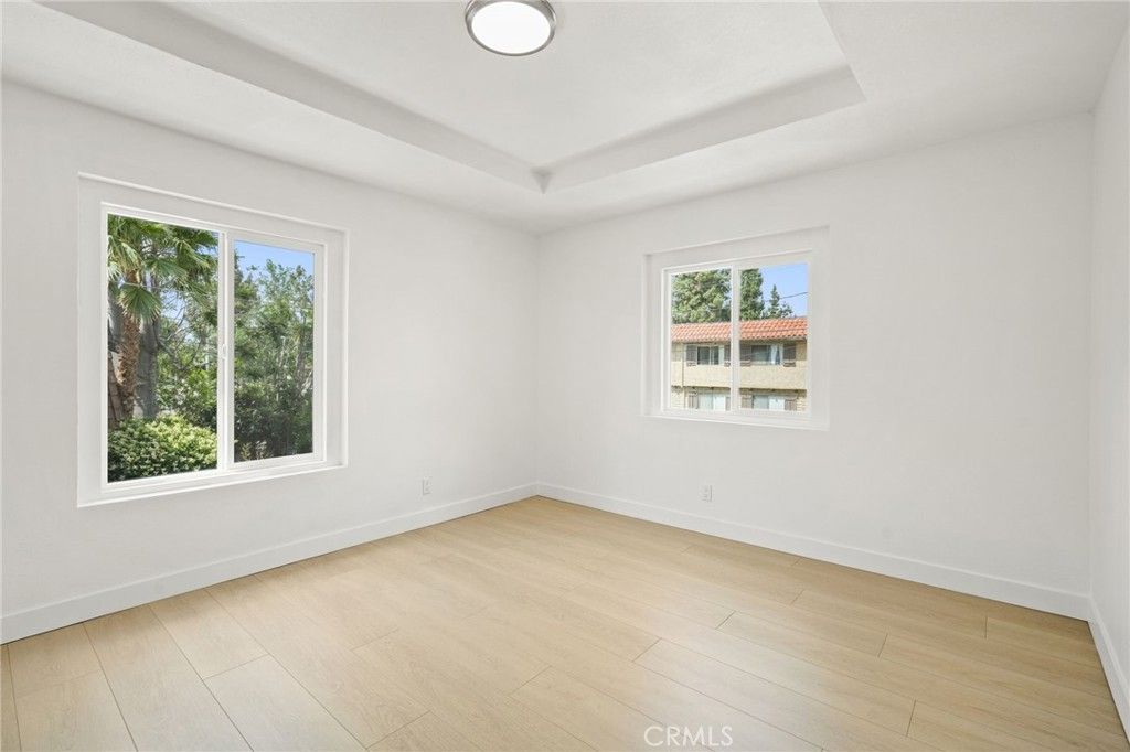 Image 26 of property listing at 7010 Lennox Avenue, Van Nuys, CA 91405