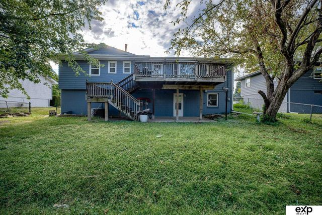 6417 N 68th Street, Omaha, NE 68104