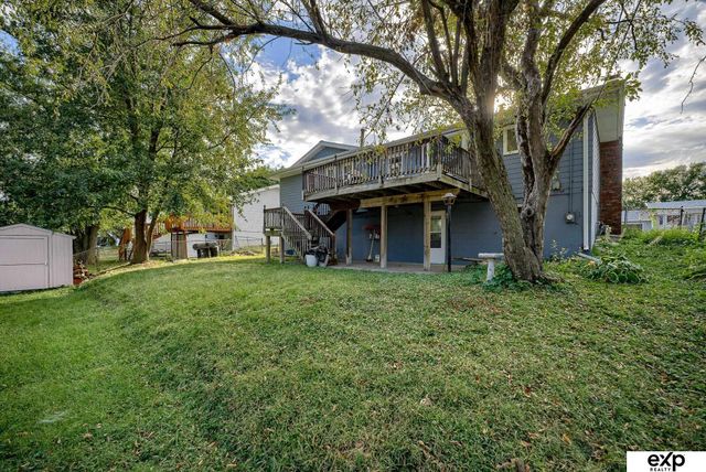 6417 N 68th Street, Omaha, NE 68104