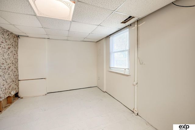 6417 N 68th Street, Omaha, NE 68104