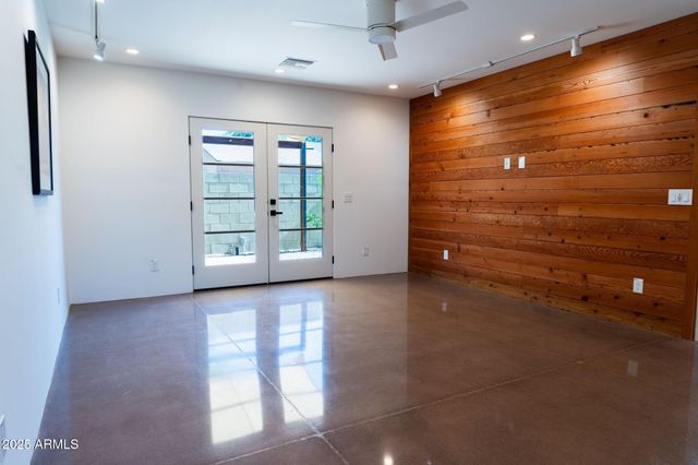 914 E SHERIDAN Street, Phoenix, AZ 85006