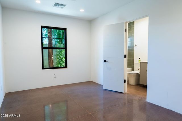 914 E SHERIDAN Street, Phoenix, AZ 85006